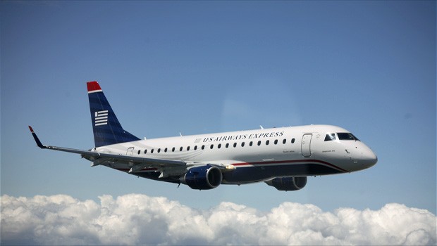 Regionaljet von US Airways: Die Airline untersucht den Vorfall ebenfalls.