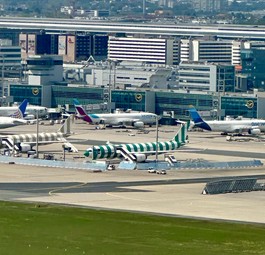 Airlines am Flughafen Frankfurt: Deutschland ist teurer für sie als andere Länder.
