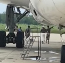 Voodoo-Priester vertreiben Dämonen aus Dreamliner