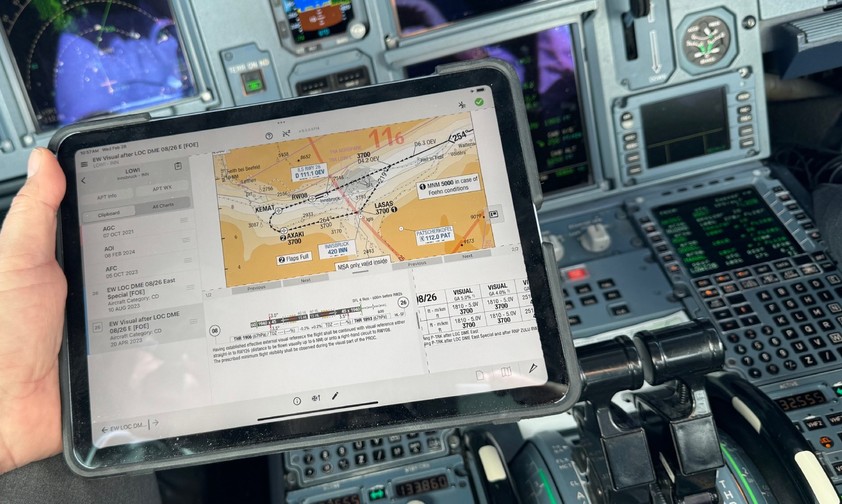 Tablet, hier in einem Eurowings-Cockpit: Gehört für viel Pilotinnen und Piloten zur Ausstattung.