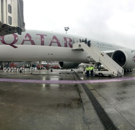 Der Airbus A350, hier in der 1000er-Version von Erstkundin Qatar Airways, kommt bei den Kunden hingegen gut an.