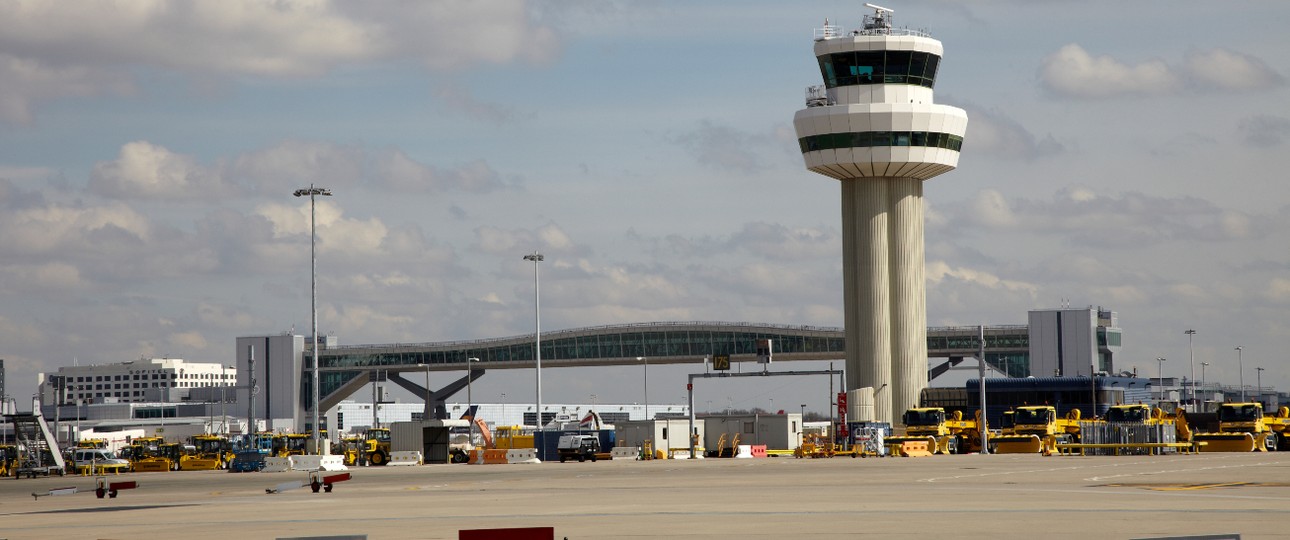 Das sind die europäischen Flughäfen mit der höchsten Prozentzahl an verspäteten Flügen in der Zeit vom 1. bis 10. Juli 2022. Platz 10: London Gatwick - 59 Prozent aller Flüge waren hier verspätet (und 1,4 Prozent fielen ganz aus).