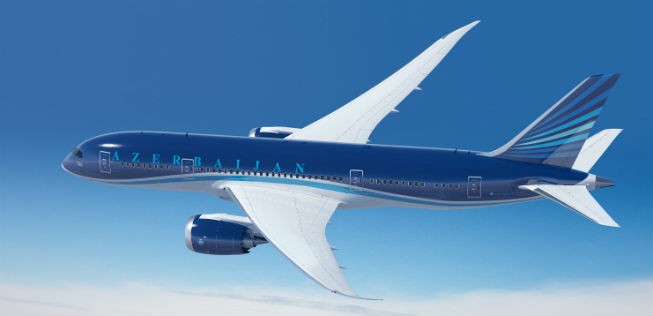 Dreamliner in den Farben von Azerbaijan Airlines: Die Airline will mehr.