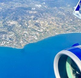 Blick aus einem Airbus A320 Neo von Aegean: Die Fluglinie will mit Volotea wachsen.
