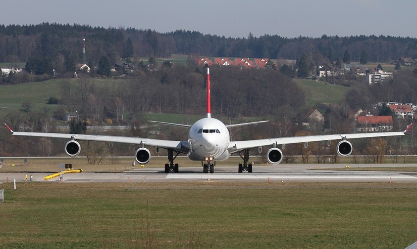 HB-JMH: Der Airbus A340 von Swiss kommt in Luzern ins Museum.