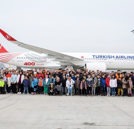 Das 400. Flugzeug: Spezielle Botschaft.