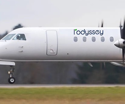 Saab 2000 mit Schriftzug von L'Odyssey (Montage): Die Airline hebt nicht ab.