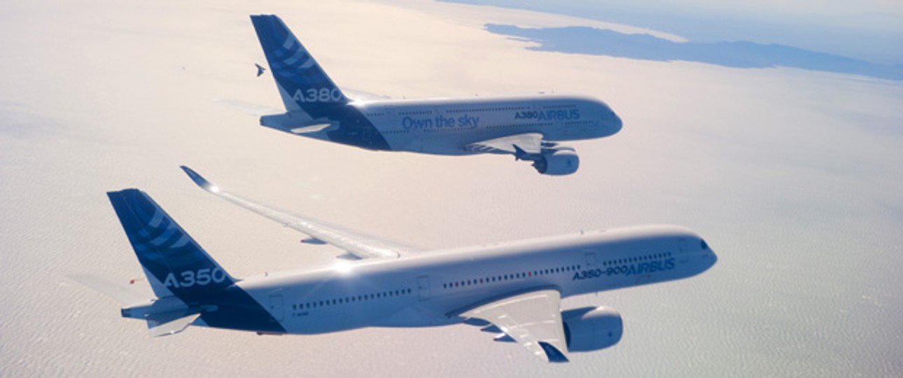 A350 und A380 bei einem gemeinsamen Flug: Beide könnten länger werden.