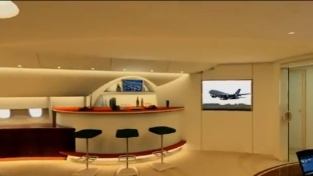 Falls der Jet überfüllt ist, haben immer noch einige Passagiere an der Bar Platz