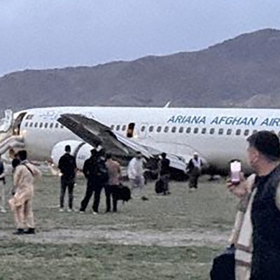 Die Boeing 737 von Ariana Afghan Airlines nach dem sie zum Stoppen kam: Keine Verletzten.