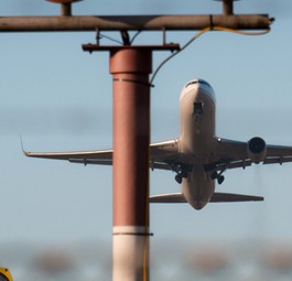 Flugzeug beim Start: Billigflieger haben den Luftverkehr grundlegend geändert.