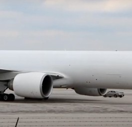 Ehemalige 777 F von Emirates fliegt jetzt in den USA