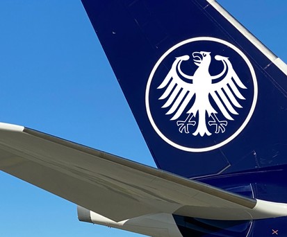 <p class="p1">Lufthansa Tail with state eagle: The state will be aboard soon.</p>