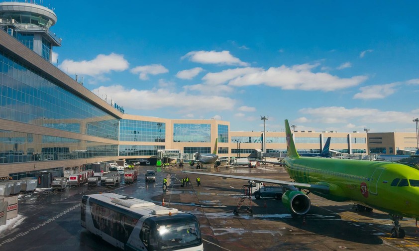 Airbus A320 von S7 Airlines am Flughafen Domodedovo: Geht der Airport in Staatshand über?