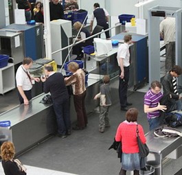 Sicherheitscheck am Flughafen: Wer sich auskennt, ist billiger