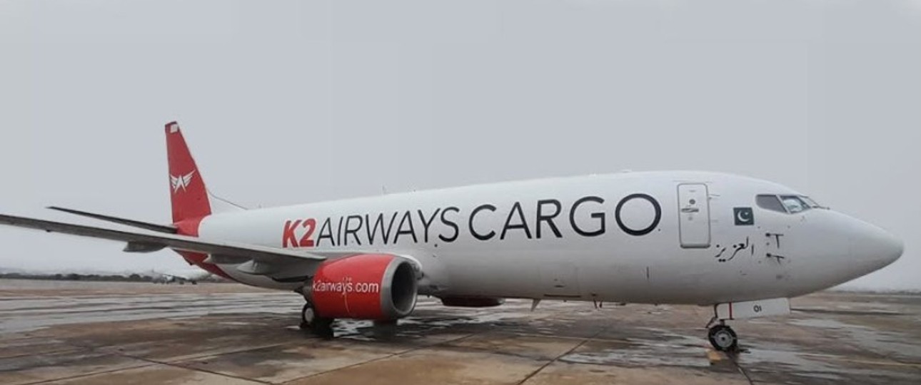 Die Boeing 737-400 BDSF mit dem Kennzeichen AP-BOI: Der einzige Flieger von K2 Airways.
