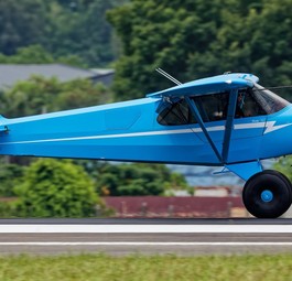 Mit einer Carbon Cub UL von den USA nach Australien: Pilot Green bei der Landung in Malaysia.