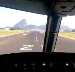 Airbus A320 beim Start in Santos Dumont: Kurze Piste und schwierige Umgebung gestatteten nur geringe Nutzlasten.