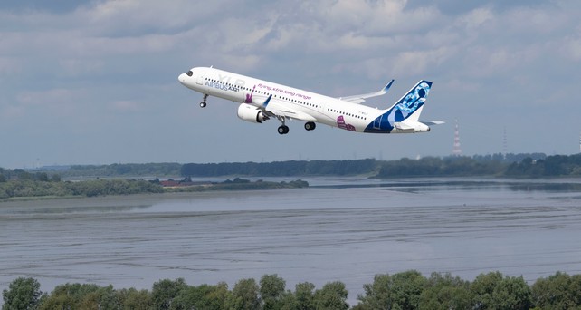 Airbus A321 XLR beim Erstflug 2022: Lufthansa denkt über das Flugzeug nochmal nach.