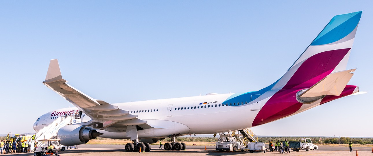 Flugzeug von Eurowings: Künftig längere Flugzeiten.