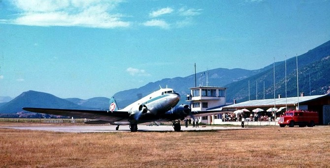 Douglas DC-3 von JAT