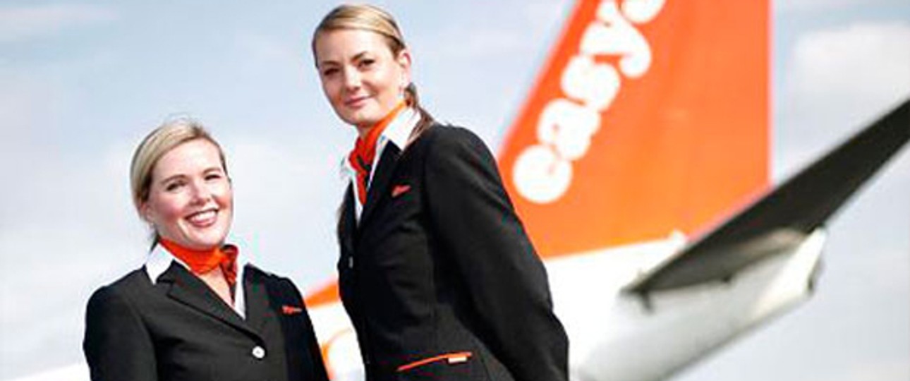 Flugbegleiterinnen von Easyjet: Flug abgesagt.
