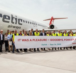 Das Team von Helvetic Airways sagt Adieu.