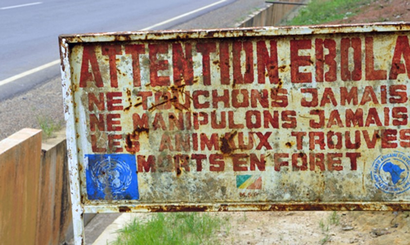 Ebola-Warnschild: Crews fürchten sich vor Ansteckung.