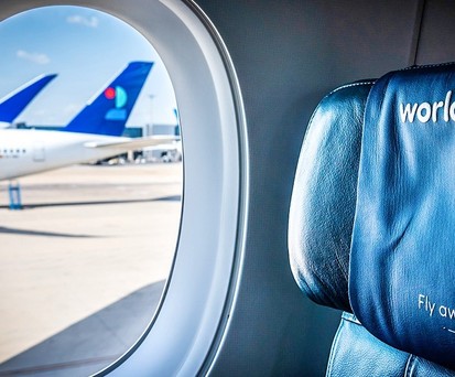 Flieger von World 2 Fly: Die Airline fliegt für Corendon von Düsseldorf nach Curação.