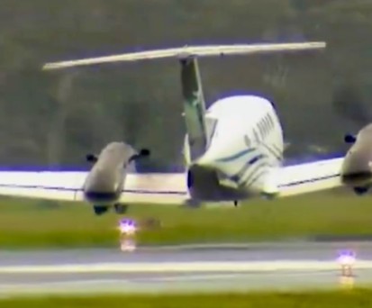 Die Landung der King Air: Glück im Unglück.