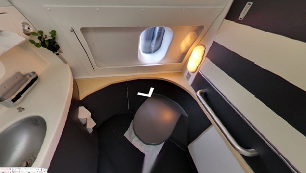 Die Toilette der Business Class...