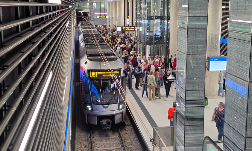 U80 und U81: Jetzt hat auch der Flughafen Düsseldorf einen Stadtbahn-Anschluss.
