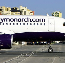 Flieger von Monarch in Gibraltar: Nicht immer waren es die eigenen Jets.