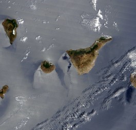 Teneriffa, La Palma, La Gomera und El Hierro (links) und Gran Canaria (rechts): Auf Touristen angewiesen.