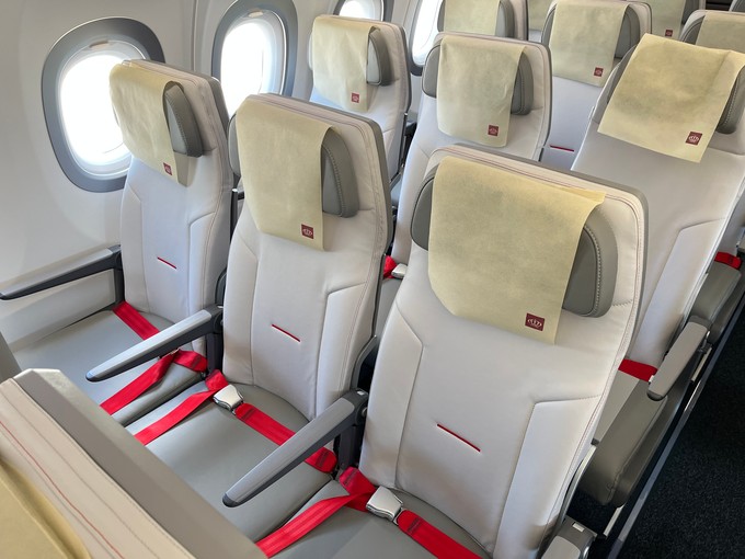 Royal Jordanian hat sich für moderne, helle Ledersitze entschieden.