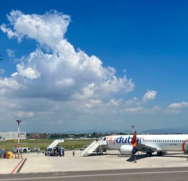 Boeing 737 Max 8 am Flughafen Neapel: Während der Schließung weicht die Airline nach Salerno aus.