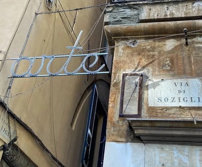 Genua Altstadt: unterwegs in den Caruggi im historischen Zentrum, heute an der Via di Soziglia.