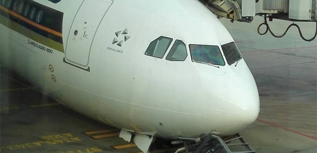 A330 von Singapore: Der Flieger brach am Gate zusammen.
