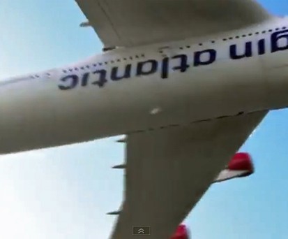 Boeing B747 macht Kapriolen