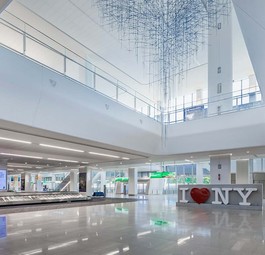 Terminal B von New York La Guardia: Neue An- und Abflughalle.