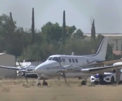 Passagierin übernimmt nach Ausfall des Piloten das Steuer