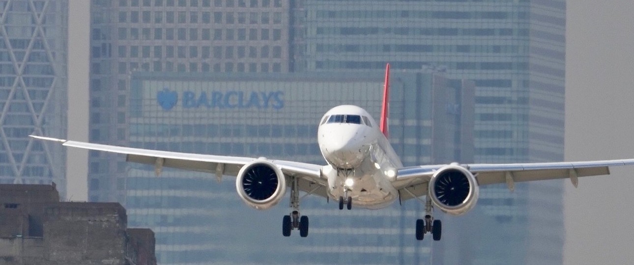 Embraer E195-E2 bei der Landung in London City: Akribische Vorbereitung.