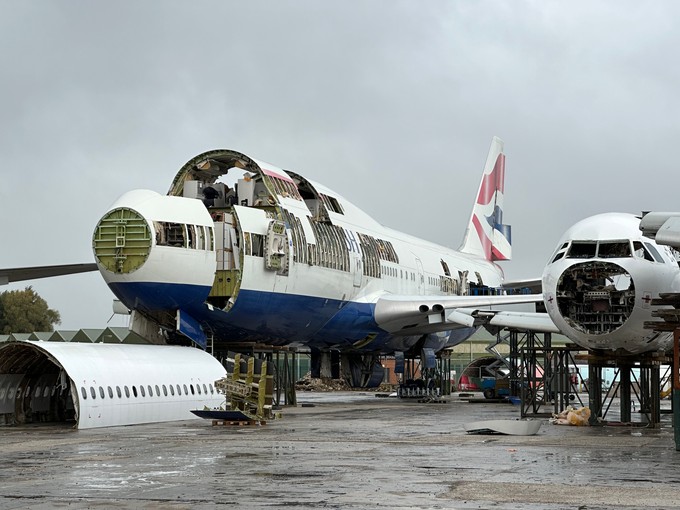 Und eine Boeing 747 von British Airways.