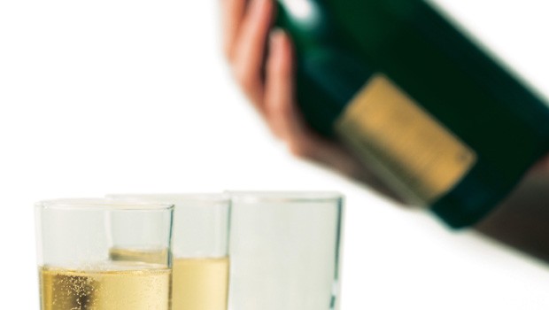 Auch die US-Fluggesellschaften setzten auf Champagner: American Airlines serviert Champagne Demilly de Baere Carte d'Or Brut in der First Class, bei United gibt es Castelnau Blanc de Blanc.