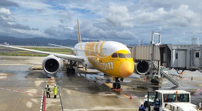 Boeing 787 von Scoot am Gate: Der Mann wurde nach der Ankunft verhaftet.