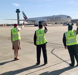 Auch in London-Stansted winkte man dem letzten Flug für eine Weile.