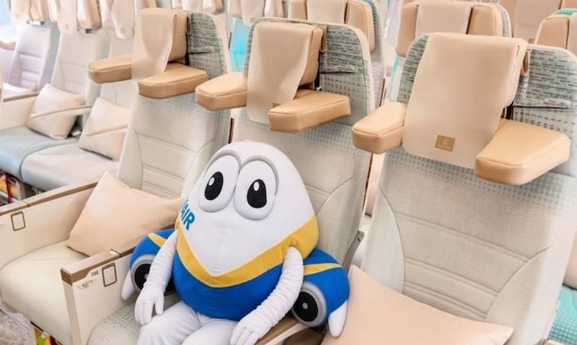 Ryanair-Maskottchen im Emirates-Sitz. «Hasse es», schrieb die Airline darunter. 