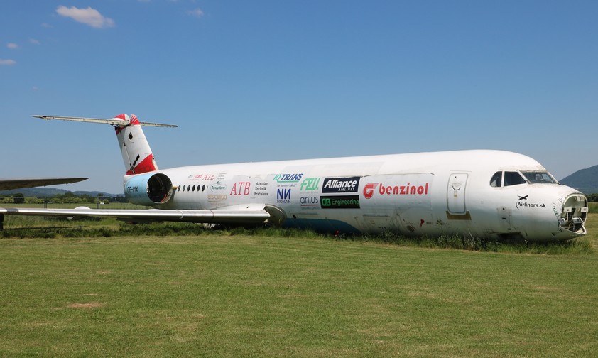 Das neueste Exponat: Eine Fokker 100, die früher für AUA flog.