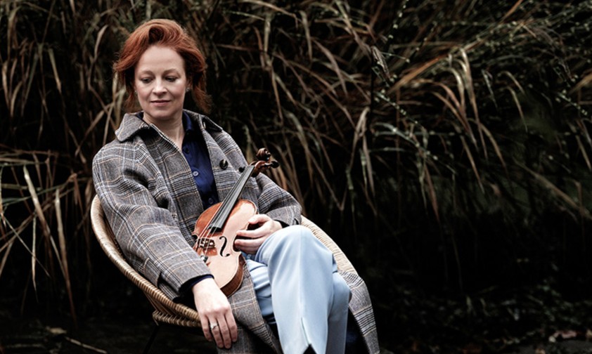 Carolin Widmann: Jetzt darf der Kasten der Geige auch mit. 