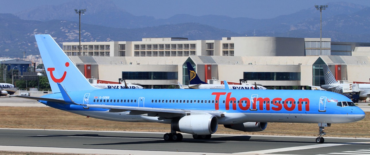 Boeing 757-200 mit dem Kennzeichen G-OOBB, hier 2013, als sie noch unter dem Namen Thomson Airways flog: Machte am 3. Oktober 2021 den letzten 757-Flug für Tui Airways.